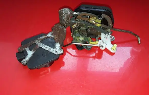 Hyundai Trajet Rear door lock NOCODE