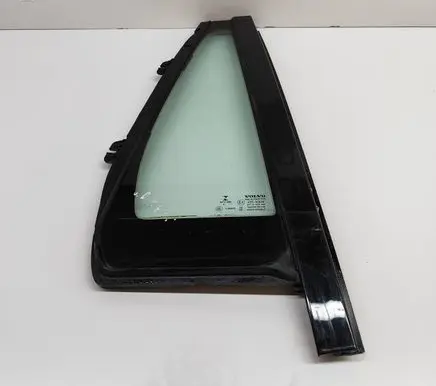 Volvo XC90 Rear side window 32132024