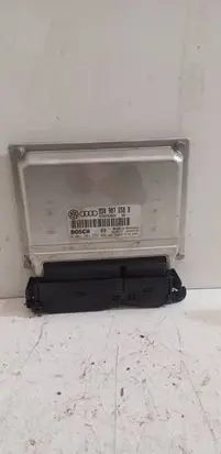 Volkswagen PASSAT B5.5 Engine control unit/module 8D0907558B 0261204774