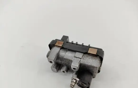 BMW X3 E83 Turbo charger electric actuator 6NW009420 G290