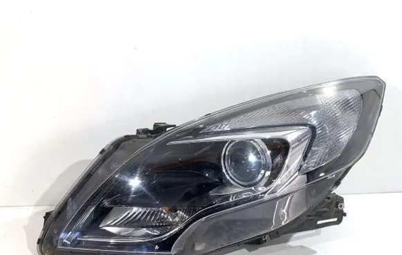 Opel Zafira C Headlight/headlamp LE10A6239