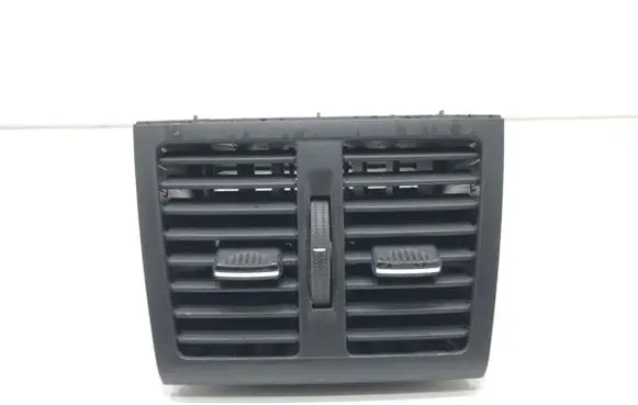 Opel Zafira B Rear air vent grill 
