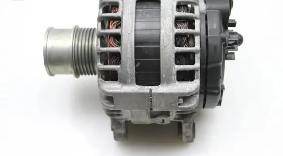 Volkswagen Polo VI Generator/alternator 05E903027B