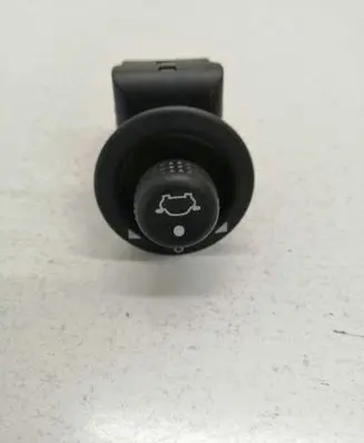 Wing mirror switch