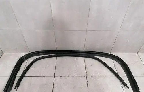 Porsche Cayman 981 Rubber seal front coupe door window 98150419704