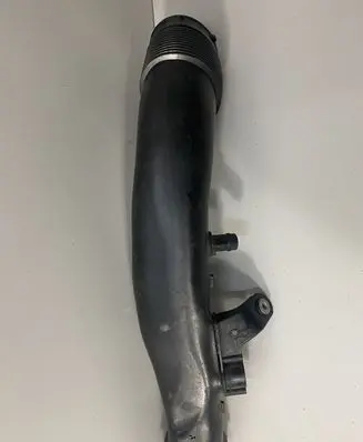 BMW 5 F10 F11 Intercooler hose/pipe 7583726
