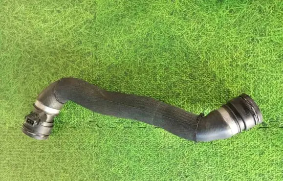 BMW M5 Coolant pipe/hose 7834054