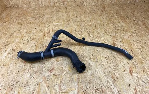 Land Rover Range Rover Sport L494 Engine coolant pipe/hose CPLA8260BD S3J9A