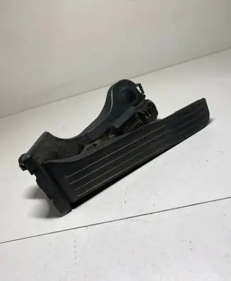 Volkswagen Touran I Accelerator throttle pedal 1T1721503H 6PV00868900