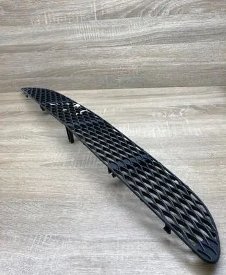 Mercedes-Benz E W211 Front bumper lower grill A2118850053