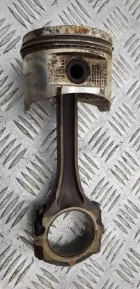 Nissan Terrano Piston with connecting rod