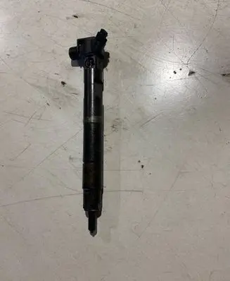 Mercedes-Benz E W211 Fuel injector 0930300413861