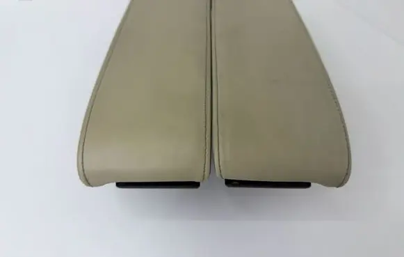 Volkswagen Touareg II Armrest 7P6864207B