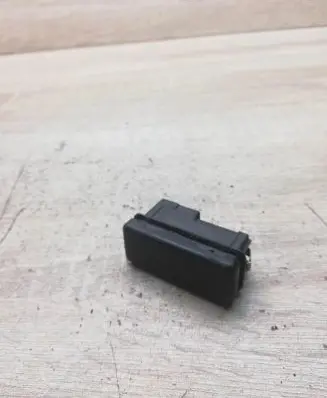 BMW 5 E39 Hazard light switch 8350947