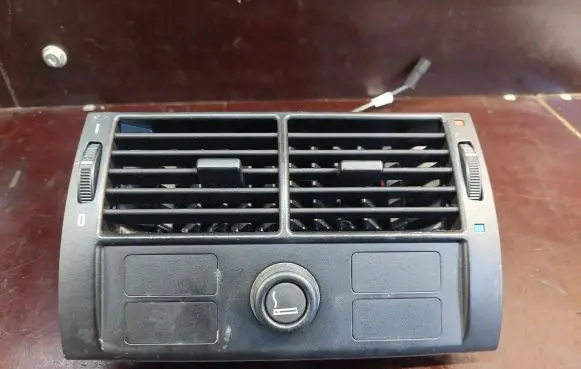 BMW X5 E53 Dash center air vent grill 8370910 8409081