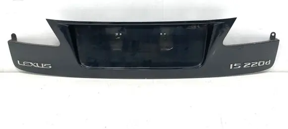 Tailgate trim