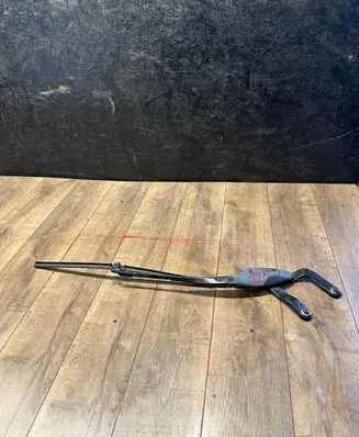 Mercedes-Benz E W211 Front wiper blade arm