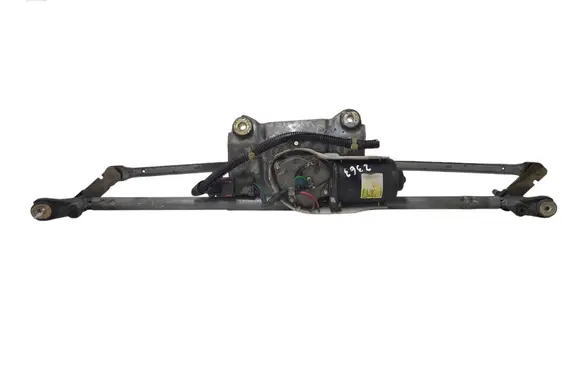 KIA Carens II Front wiper linkage and motor