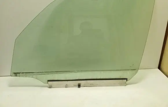 Opel Meriva A Front door window glass four-door 