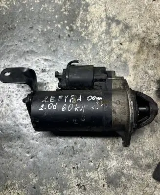 Opel Zafira A Starter motor