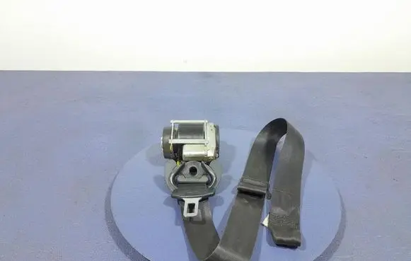 Volkswagen Golf V Front seatbelt 1K4857706BJ