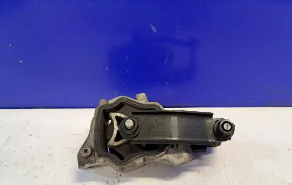 Volvo S80 Engine mount bracket 31277314 30748173