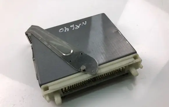 Volvo S80 Engine control unit/module P01275565