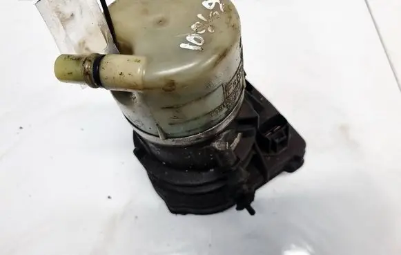 Ford Galaxy Power steering pump 6G913K514AL