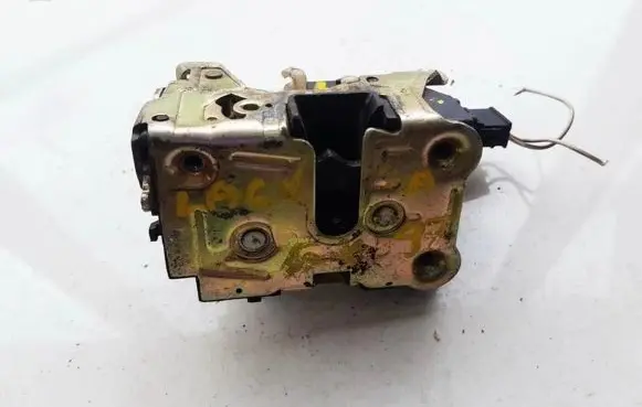 Renault Laguna I Rear door lock