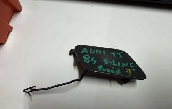 Audi TT TTS RS Mk3 8S Front tow hook cap/cover 