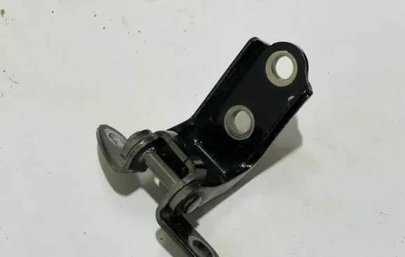 Toyota Highlander XU70 Rear door lower hinge