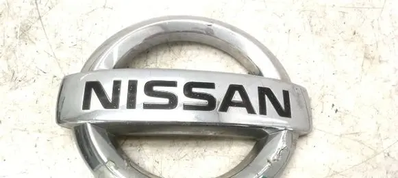 Nissan Pathfinder R51 Manufacturer badge logo/emblem 62890EB300