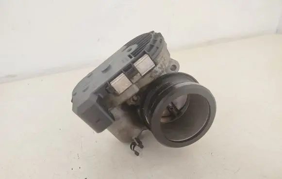 Ford Focus Throttle valve 7S7G9F991BA