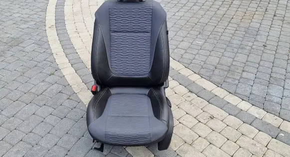 Opel Zafira C Front driver seat