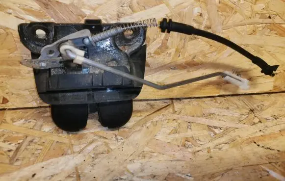 Audi A4 S4 B6 8E 8H Tailgate/trunk/boot lock/catch/latch 8E9827520