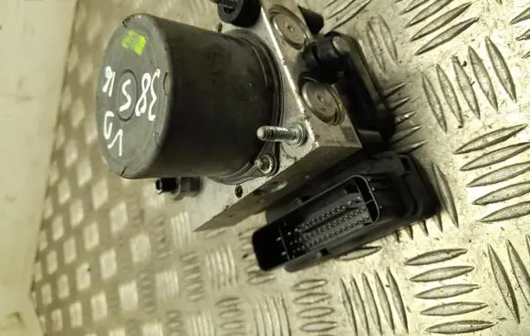 Opel Insignia B ABS Pump 84663644