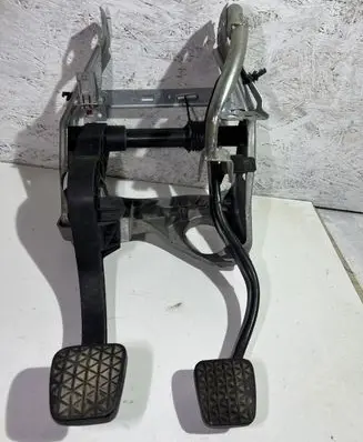 Opel Signum Pedal assembly 180080012