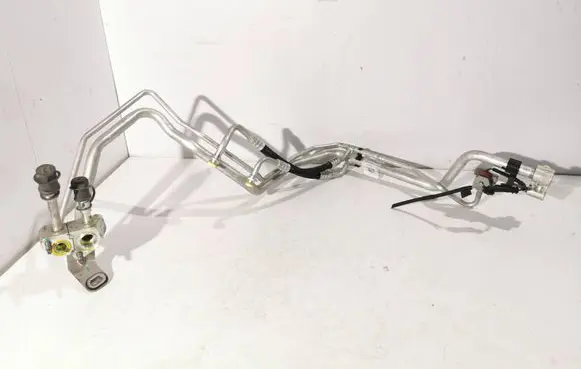 Volvo XC40 Air conditioning (A/C) pipe/hose 32260318 8888948346