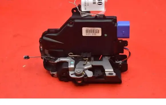 Skoda Octavia Mk2 (1Z) Front door lock 3D1837016AC