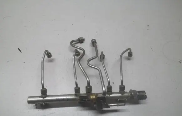 BMW 3 E90 E91 Fuel main line pipe 7562174