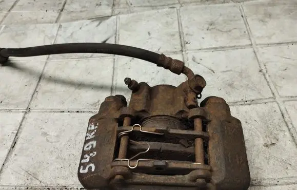 Toyota RAV 4 (XA20) Front brake caliper