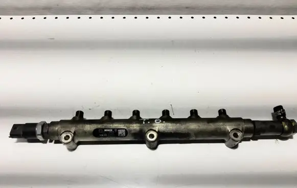 Volvo S60 Fuel main line pipe 8658252 0445215010