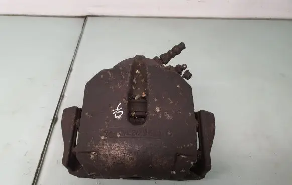 BMW 5 E39 Front brake caliper 1163386 34111163386