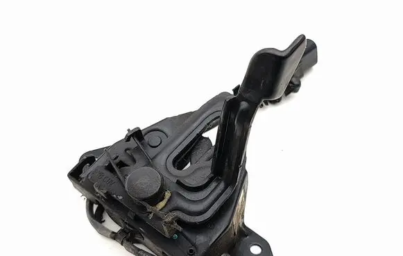 Engine bonnet/hood lock/catch