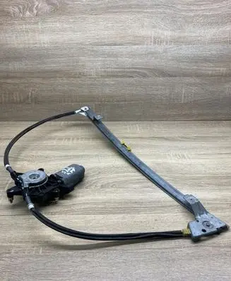 Renault Scenic I Front door window regulator motor 400310A LEFTSIDE