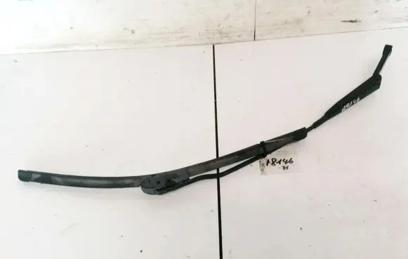 Audi A4 S4 B5 8D Front wiper blade arm 8D1955408A