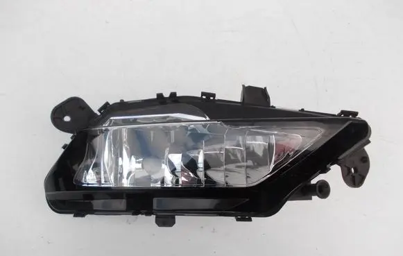 Opel Insignia B Front fog light 39157660 662588537