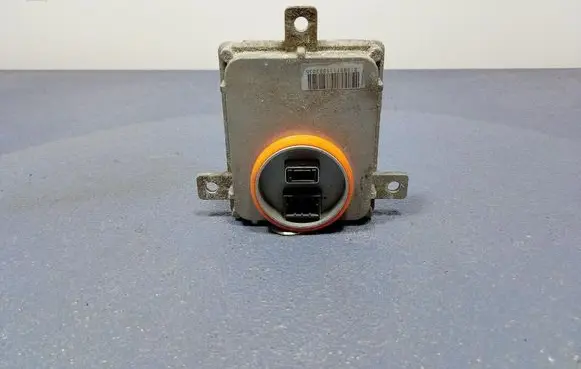 Volkswagen Phaeton Voltage converter/converter module 8K0941597B