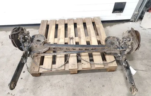 Opel Vivaro Rear axle beam R555027019R 93868595