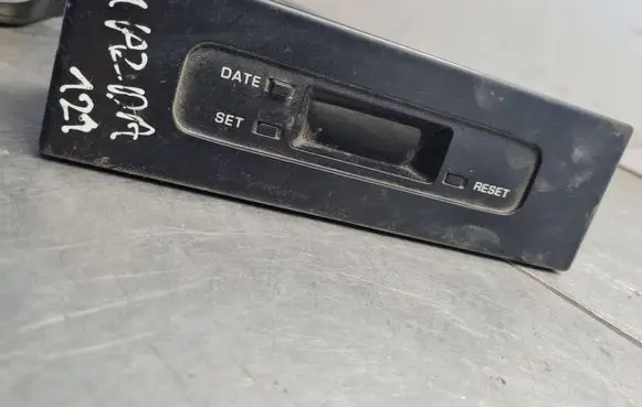 Mazda 323 F Screen/display/small screen DA97A 1K15